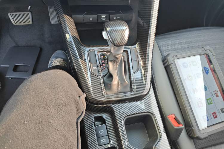 Used Kia Sportage R 2019 2.0L Automatic Smart Luxury Edition Gear Lever
