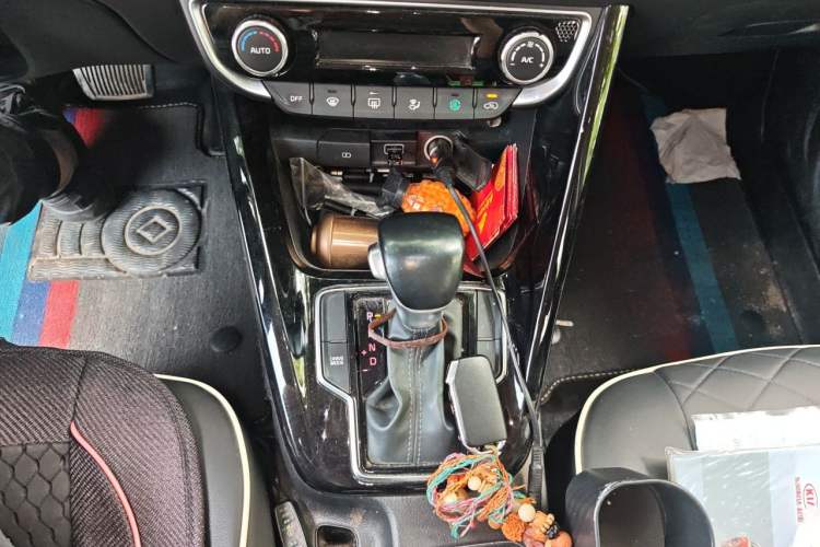 Used Kia Sportage R 2019 2.0L Automatic Smart Luxury Edition Gear Lever