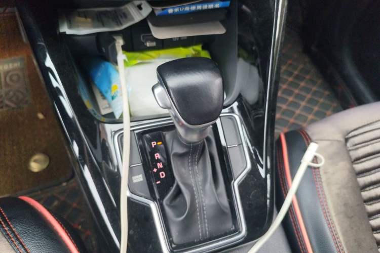 Used Kia Sportage R 2019 2.0L Automatic Smart Luxury Edition Gear Lever