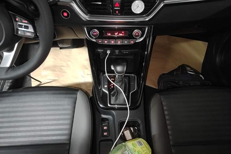 Used Kia Sportage R 2019 2.0L Automatic Smart Luxury Edition Gear Lever