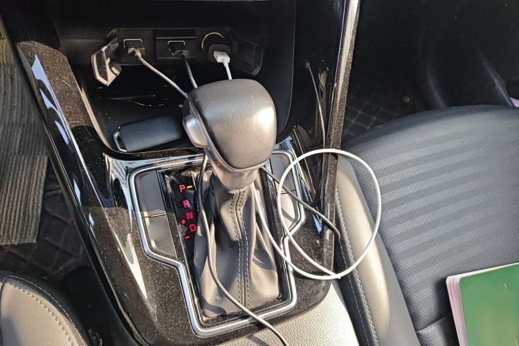 Used Kia Sportage R 2019 2.0L Automatic Smart Luxury Edition Gear Lever