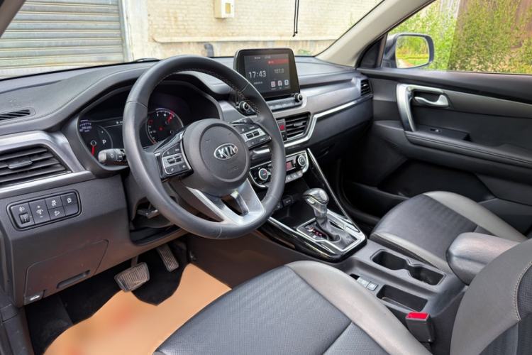 Used Kia Sportage R 2019 2.0L Automatic Smart Luxury Edition Interior 1