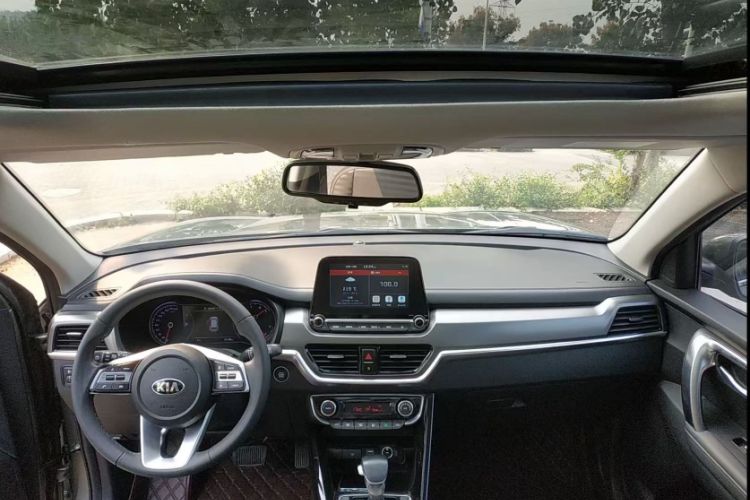 Used Kia Sportage R 2019 2.0L Automatic Smart Luxury Edition Interior 1
