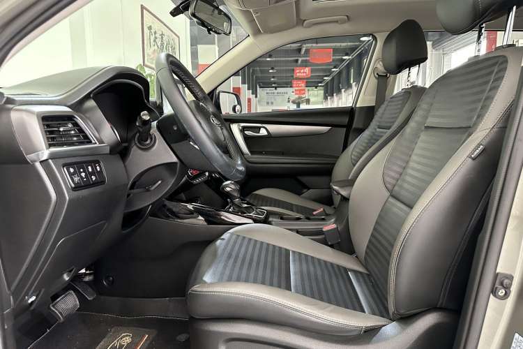 Used Kia Sportage R 2019 2.0L Automatic Smart Luxury Edition Interior 2