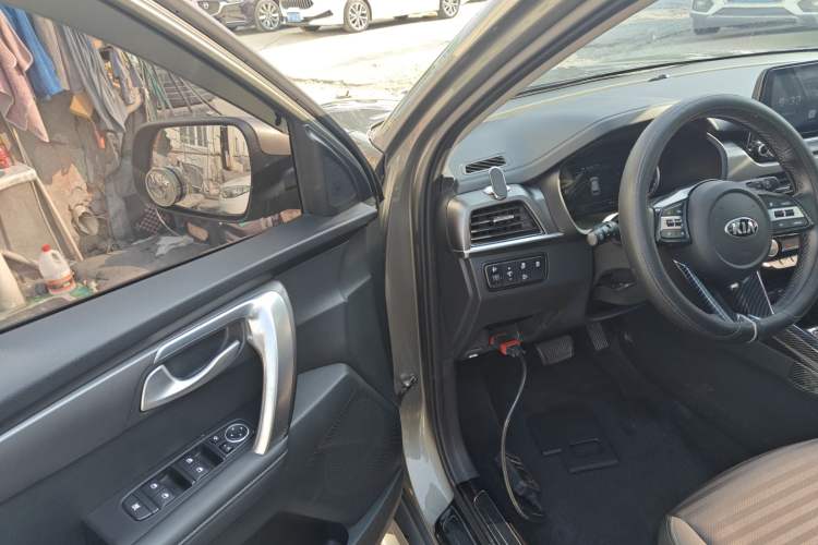 Used Kia Sportage R 2019 2.0L Automatic Smart Luxury Edition Interior 3