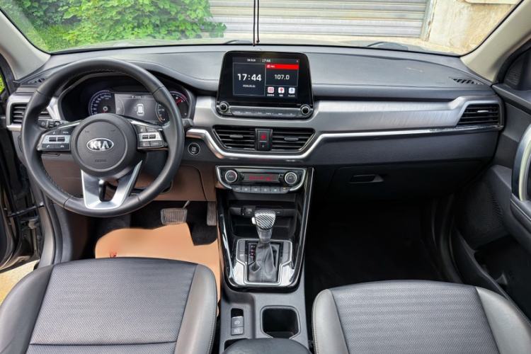Used Kia Sportage R 2019 2.0L Automatic Smart Luxury Edition Interior 4