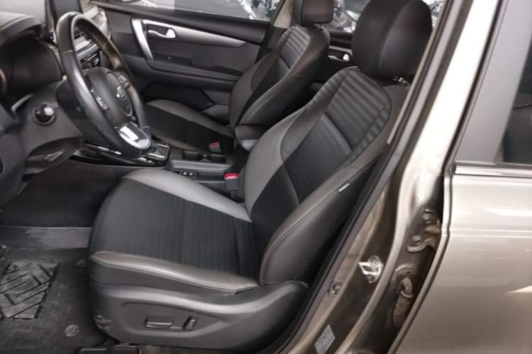 Used Kia Sportage R 2019 2.0L Automatic Smart Luxury Edition Left Front Seat