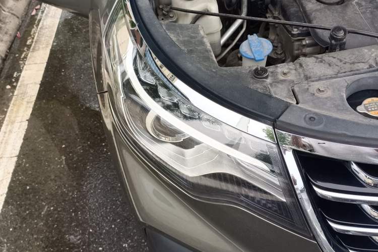 Used Kia Sportage R 2019 2.0L Automatic Smart Luxury Edition Right Front Headlight