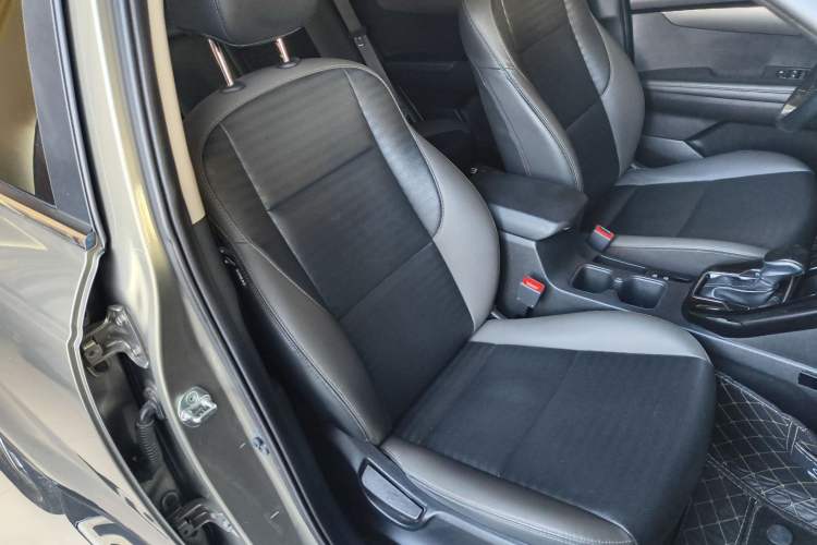 Used Kia Sportage R 2019 2.0L Automatic Smart Luxury Edition Right Front Seat