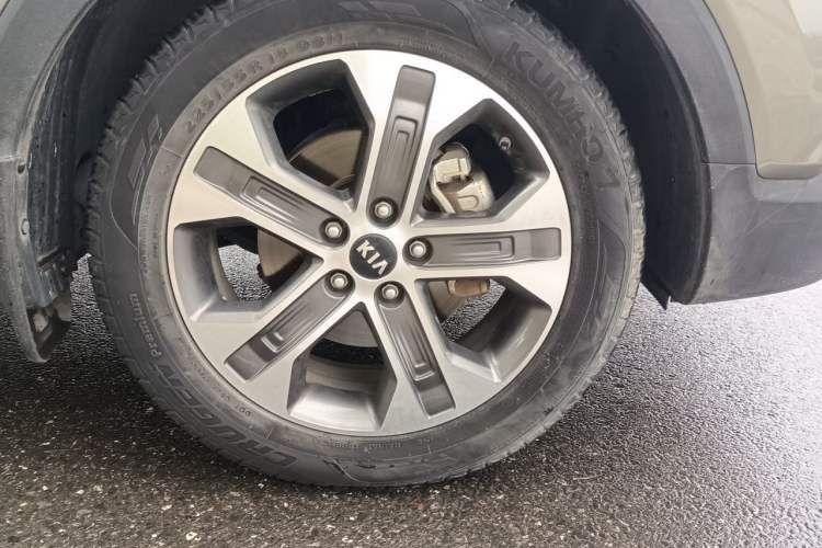 Used Kia Sportage R 2019 2.0L Automatic Smart Luxury Edition Right Front Wheel Hub