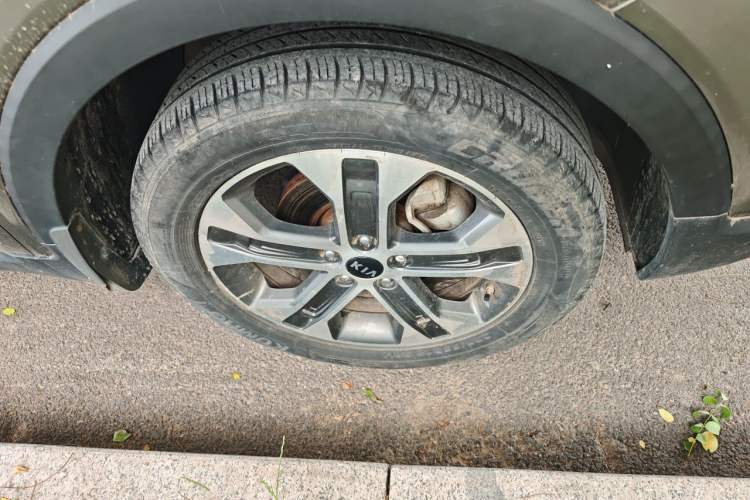 Used Kia Sportage R 2019 2.0L Automatic Smart Luxury Edition Right Front Wheel Hub