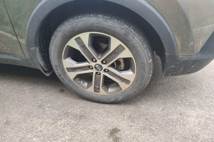 Used Kia Sportage R 2019 2.0L Automatic Smart Luxury Edition Right Front Wheel Hub