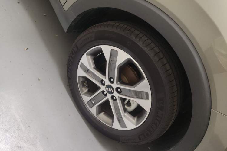 Used Kia Sportage R 2019 2.0L Automatic Smart Luxury Edition Right Front Wheel Hub