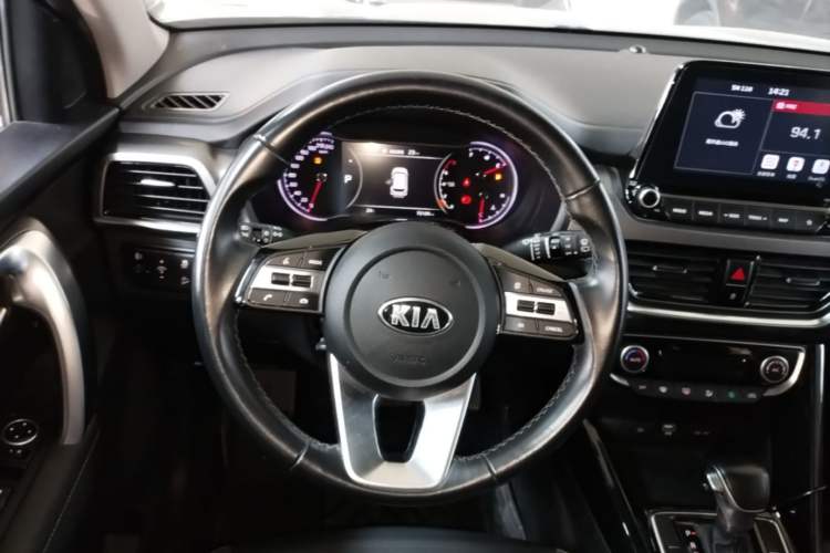 Used Kia Sportage R 2019 2.0L Automatic Smart Luxury Edition Steering Wheel