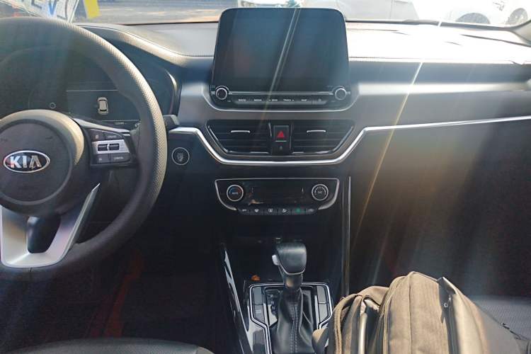 Used Kia Sportage R 2019 2.0L Automatic Smart Luxury Edition Audio And AC Panel