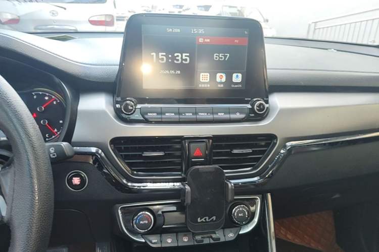 Used Kia Sportage R 2019 2.0L Automatic Smart Luxury Edition Audio And AC Panel