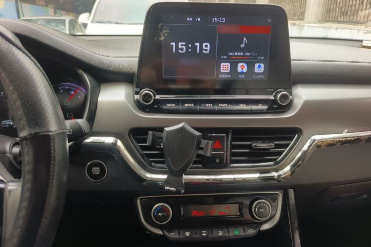 Used Kia Sportage R 2019 2.0L Automatic Smart Luxury Edition Audio And AC Panel