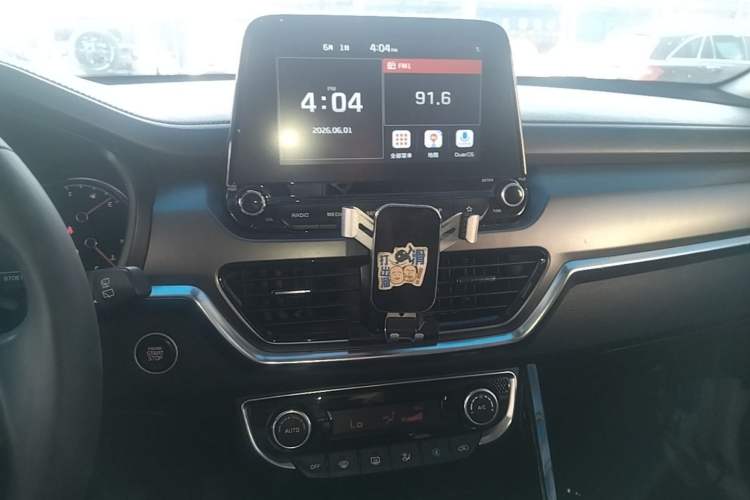 Used Kia Sportage R 2019 2.0L Automatic Smart Luxury Edition Audio And AC Panel