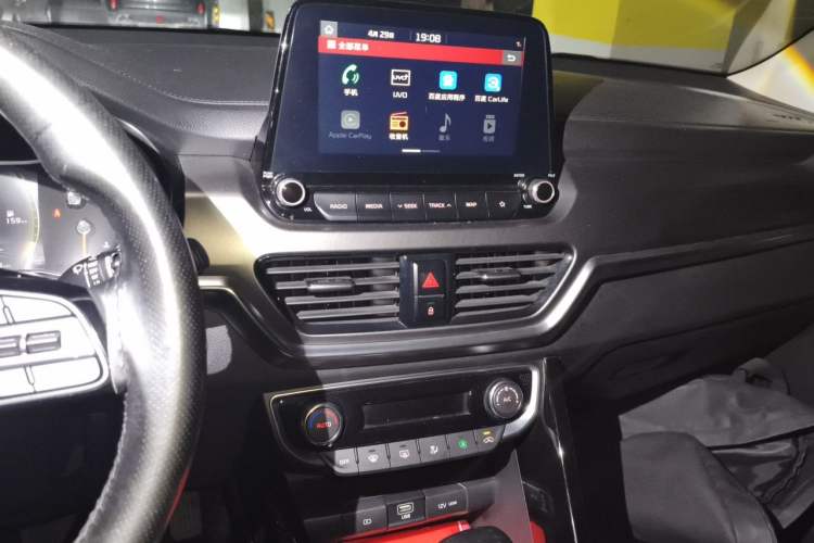 Used Kia Sportage R 2019 2.0L Automatic Smart Luxury Edition Audio And AC Panel
