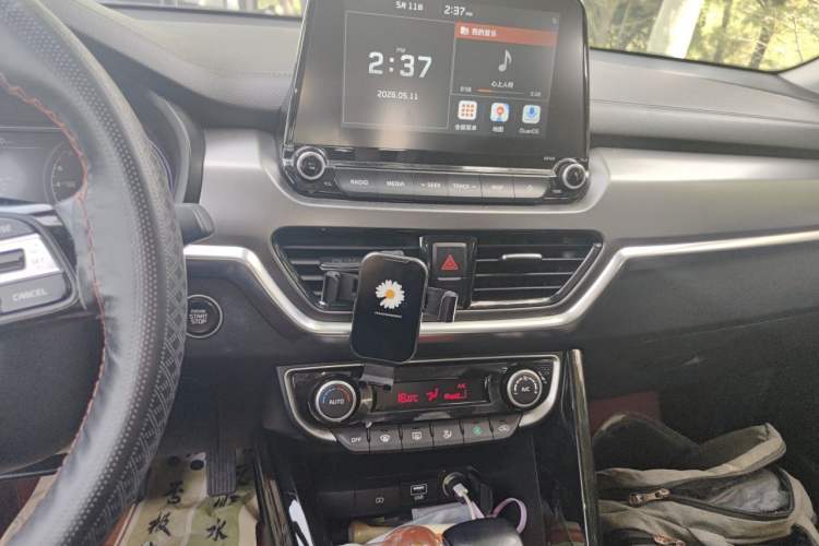 Used Kia Sportage R 2019 2.0L Automatic Smart Luxury Edition Audio And AC Panel