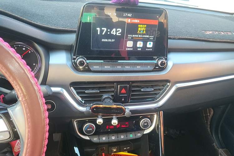 Used Kia Sportage R 2019 2.0L Automatic Smart Luxury Edition Audio And AC Panel