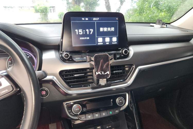 Used Kia Sportage R 2019 2.0L Automatic Smart Luxury Edition Audio And AC Panel