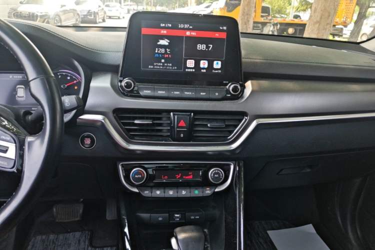 Used Kia Sportage R 2019 2.0L Automatic Smart Luxury Edition Audio And AC Panel