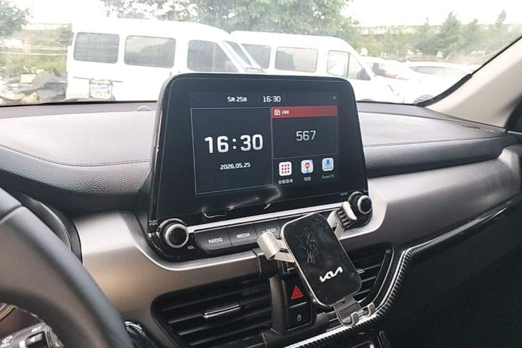 Used Kia Sportage R 2019 2.0L Automatic Smart Luxury Edition Audio And AC Panel