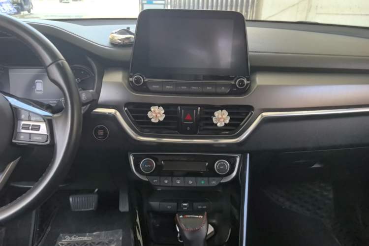 Used Kia Sportage R 2019 2.0L Automatic Smart Luxury Edition Audio And AC Panel