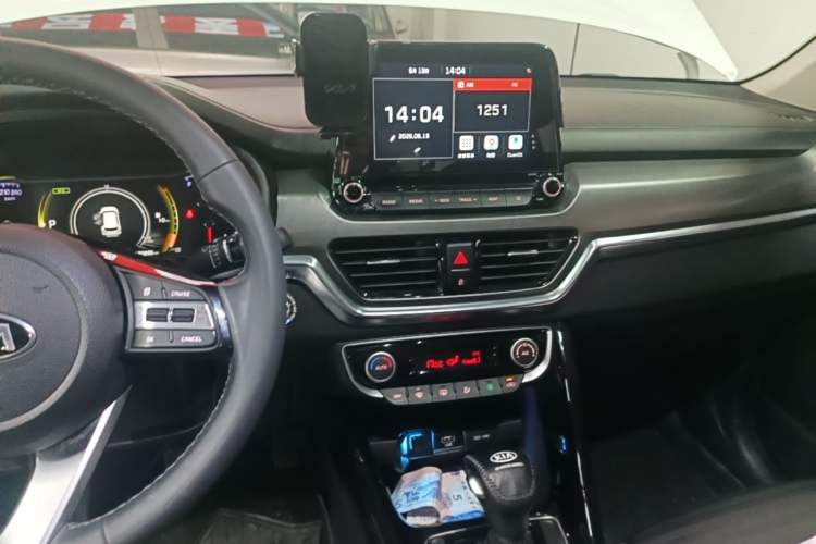 Used Kia Sportage R 2019 2.0L Automatic Smart Luxury Edition Audio And AC Panel