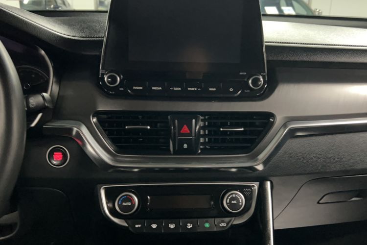 Used Kia Sportage R 2019 2.0L Automatic Smart Luxury Edition Audio And AC Panel