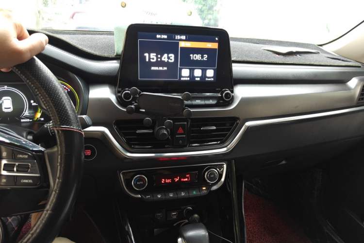 Used Kia Sportage R 2019 2.0L Automatic Smart Luxury Edition Audio And AC Panel