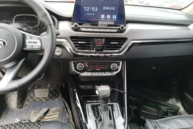 Used Kia Sportage R 2019 2.0L Automatic Smart Luxury Edition Audio And AC Panel