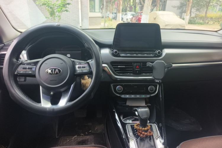 Used Kia Sportage R 2019 2.0L Automatic Smart Luxury Edition Center Console
