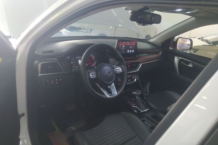 Used Kia Sportage R 2019 2.0L Automatic Smart Luxury Edition Center Console