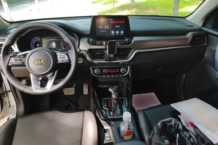 Used Kia Sportage R 2019 2.0L Automatic Smart Luxury Edition Center Console