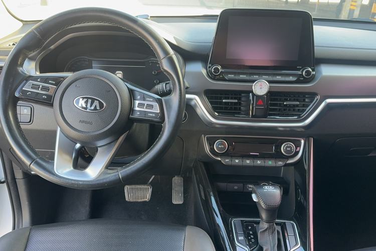 Used Kia Sportage R 2019 2.0L Automatic Smart Luxury Edition Center Console