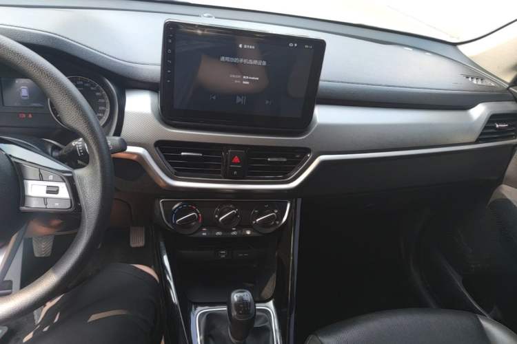 Used Kia Sportage R 2019 2.0L Manual Fashion Edition Center Console