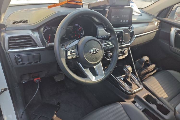 Used Kia Sportage R 2019 2.0L Automatic Smart Luxury Enhanced Edition Center Console