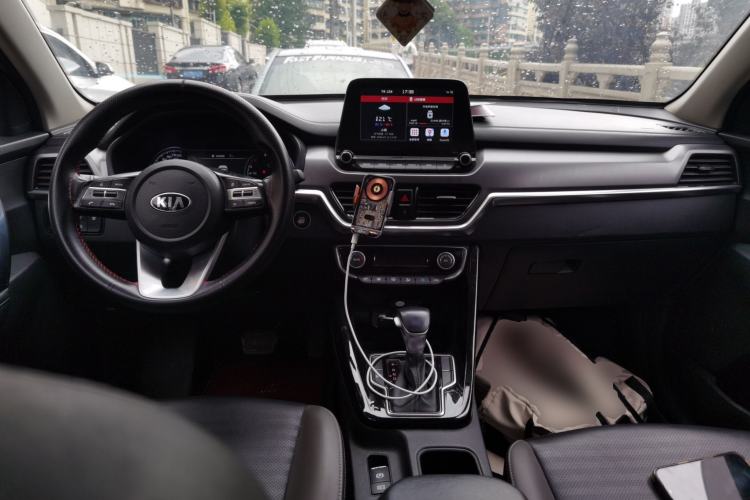 Used Kia Sportage R 2019 2.0L Automatic Smart Luxury Edition Center Console