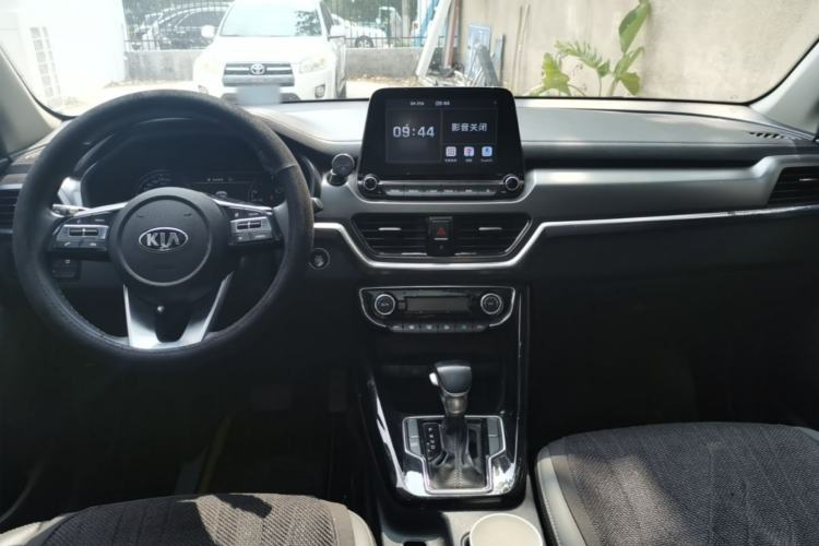 Used Kia Sportage R 2019 2.0L Automatic Smart Luxury Edition Center Console