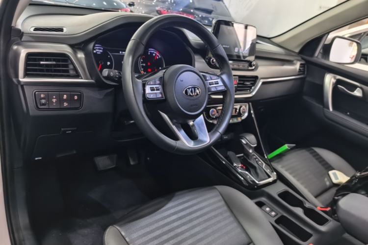 Used Kia Sportage R 2019 2.0L Automatic Smart Luxury Enhanced Edition Center Console