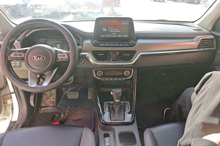 Used Kia Sportage R 2019 2.0L Automatic Smart Luxury Edition Center Console