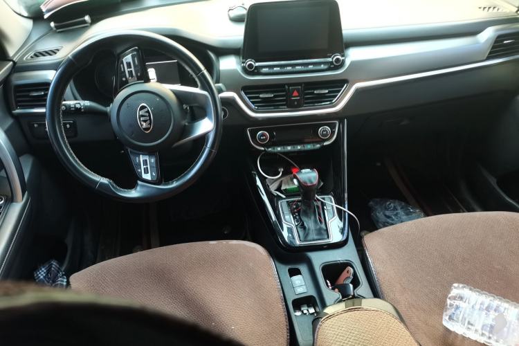Used Kia Sportage R 2019 2.0L Automatic Smart Luxury Edition Center Console