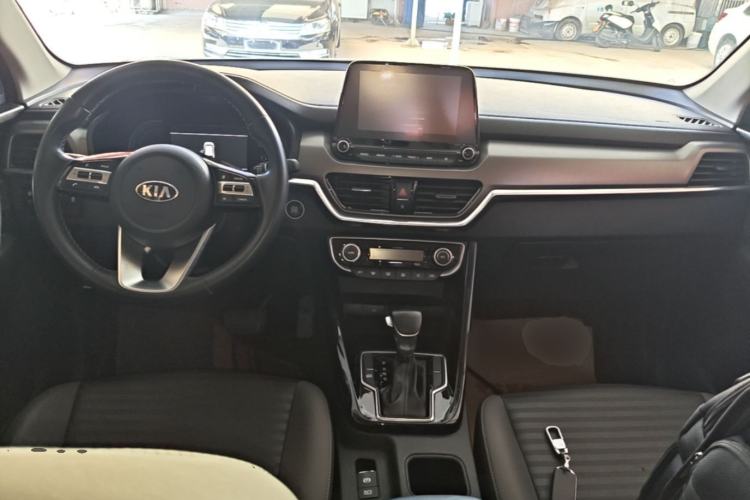 Used Kia Sportage R 2019 2.0L Automatic Smart Luxury Edition Center Console