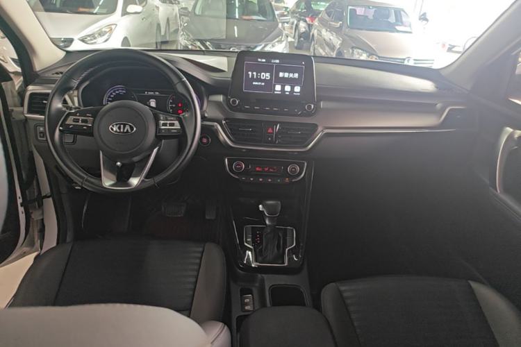 Used Kia Sportage R 2019 2.0L Automatic Smart Luxury Edition Center Console