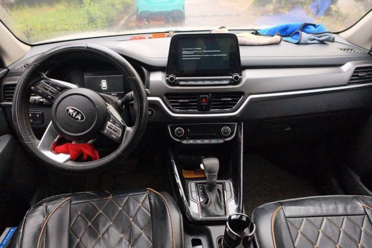 Used Kia Sportage R 2019 2.0L Automatic Smart Luxury Edition Center Console