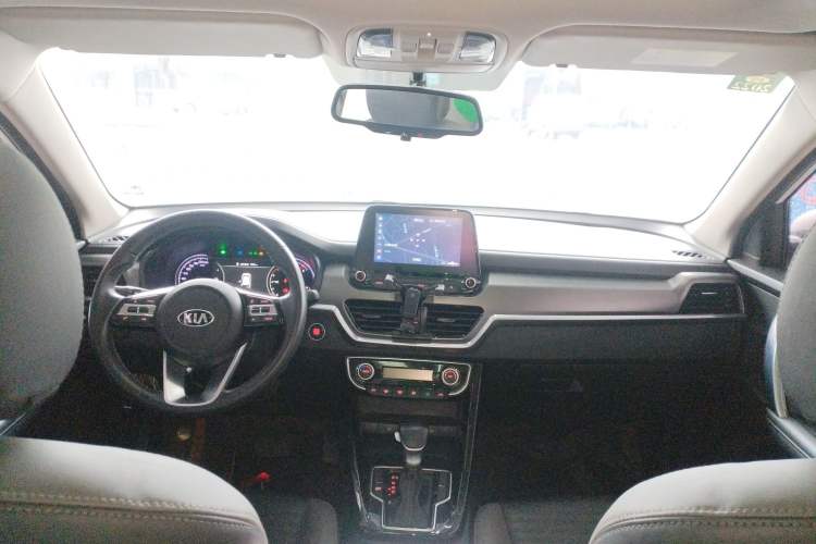 Used Kia Sportage R 2019 2.0L Automatic Smart Luxury Edition Center Console