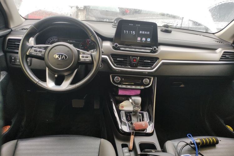 Used Kia Sportage R 2019 2.0L Automatic Smart Luxury Edition Center Console
