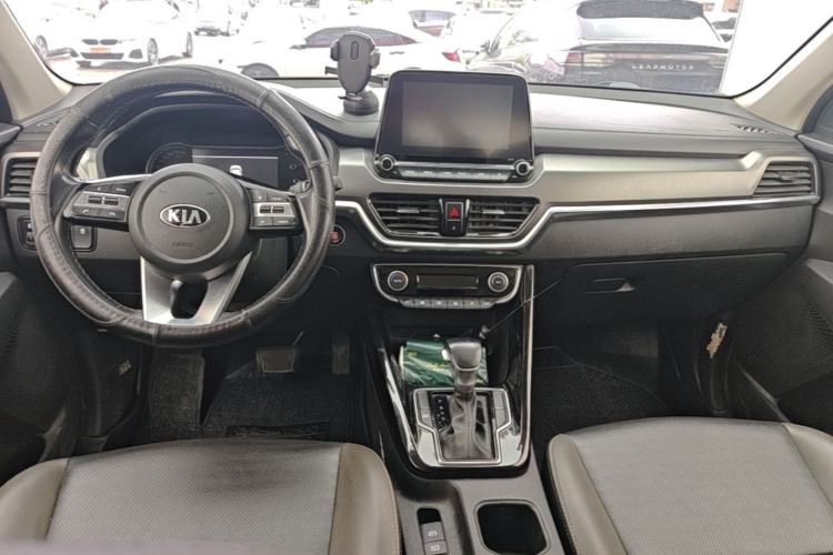 Used Kia Sportage R 2019 2.0L Automatic Smart Luxury Edition Center Console